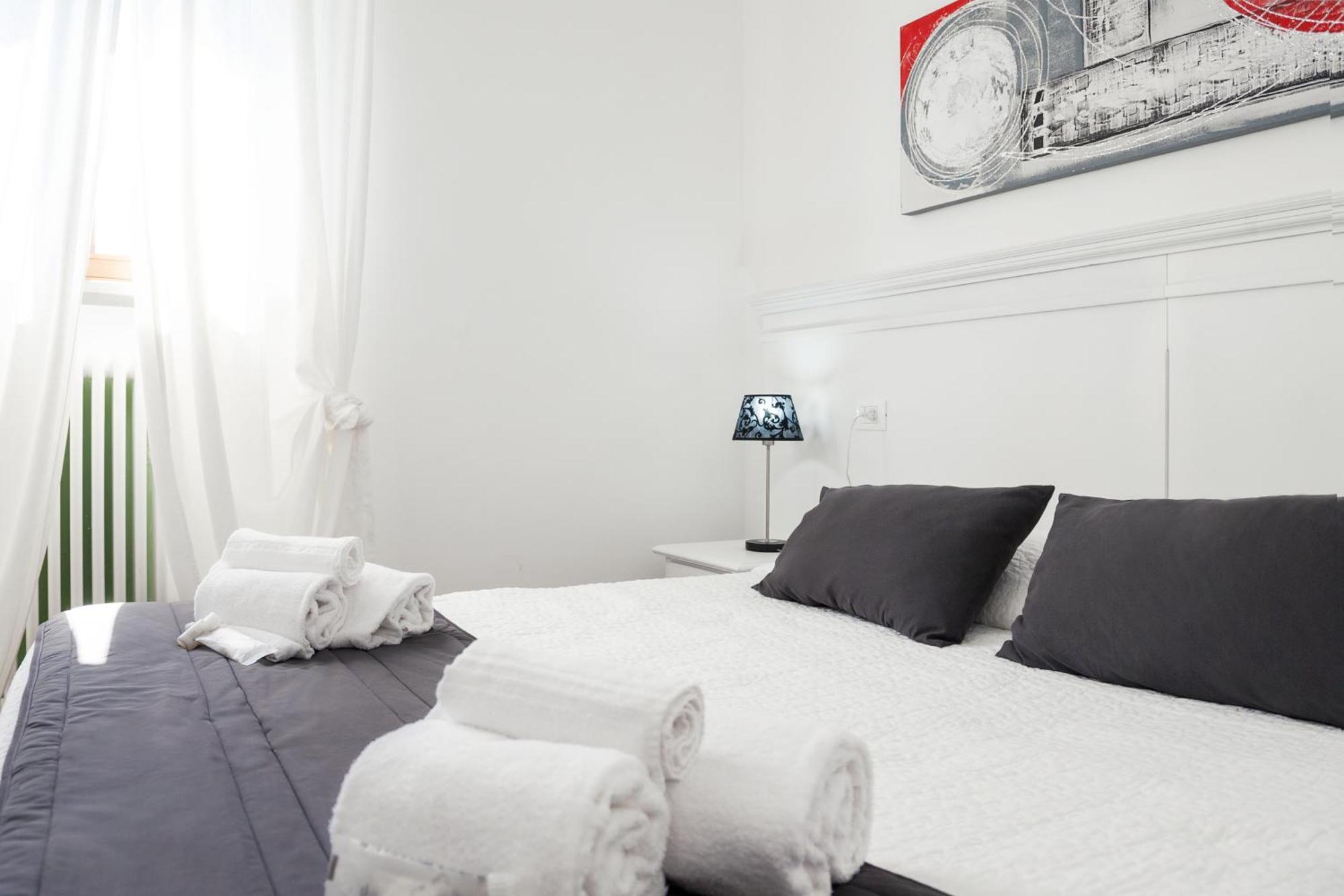 Hotel Porta Romana Di Luce Hotels Сиена Екстериор снимка