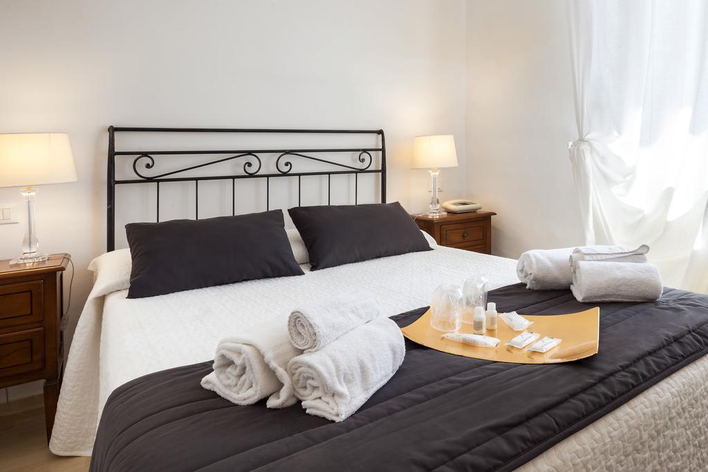 Hotel Porta Romana Di Luce Hotels Сиена Екстериор снимка