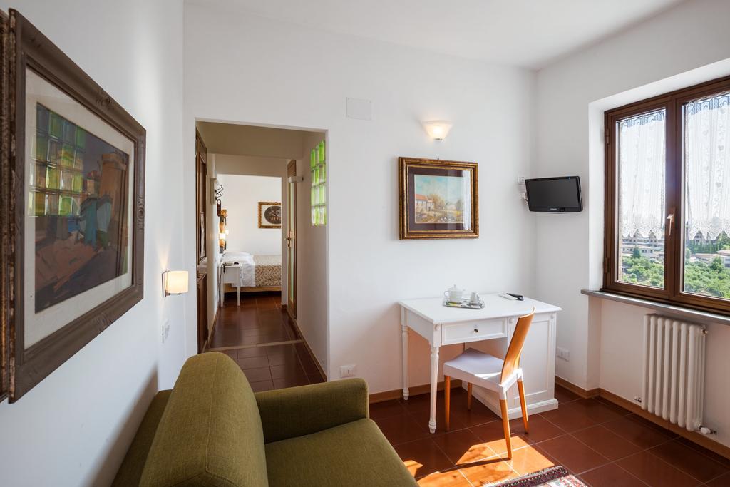 Hotel Porta Romana Di Luce Hotels Сиена Екстериор снимка