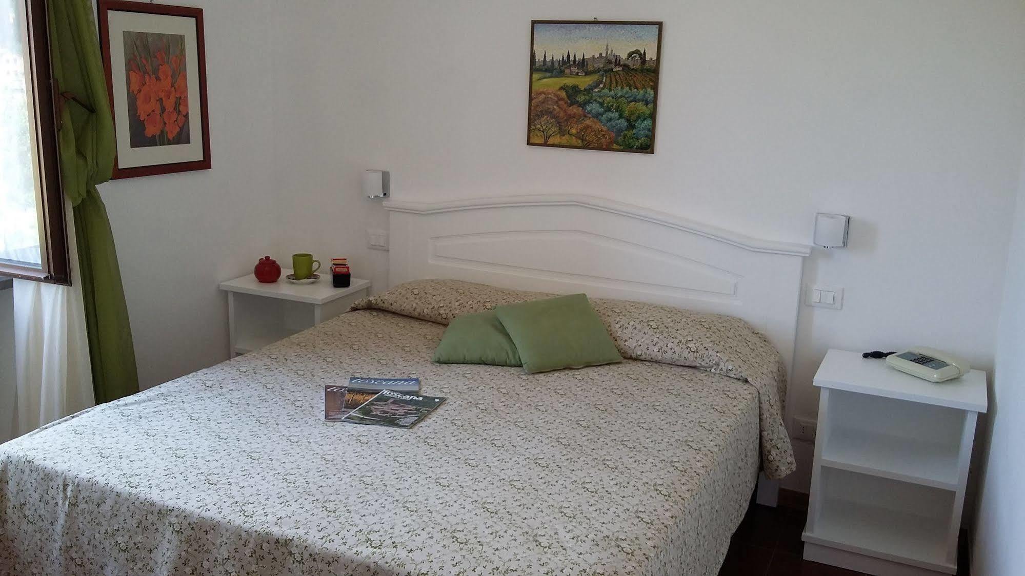 Hotel Porta Romana Di Luce Hotels Сиена Екстериор снимка
