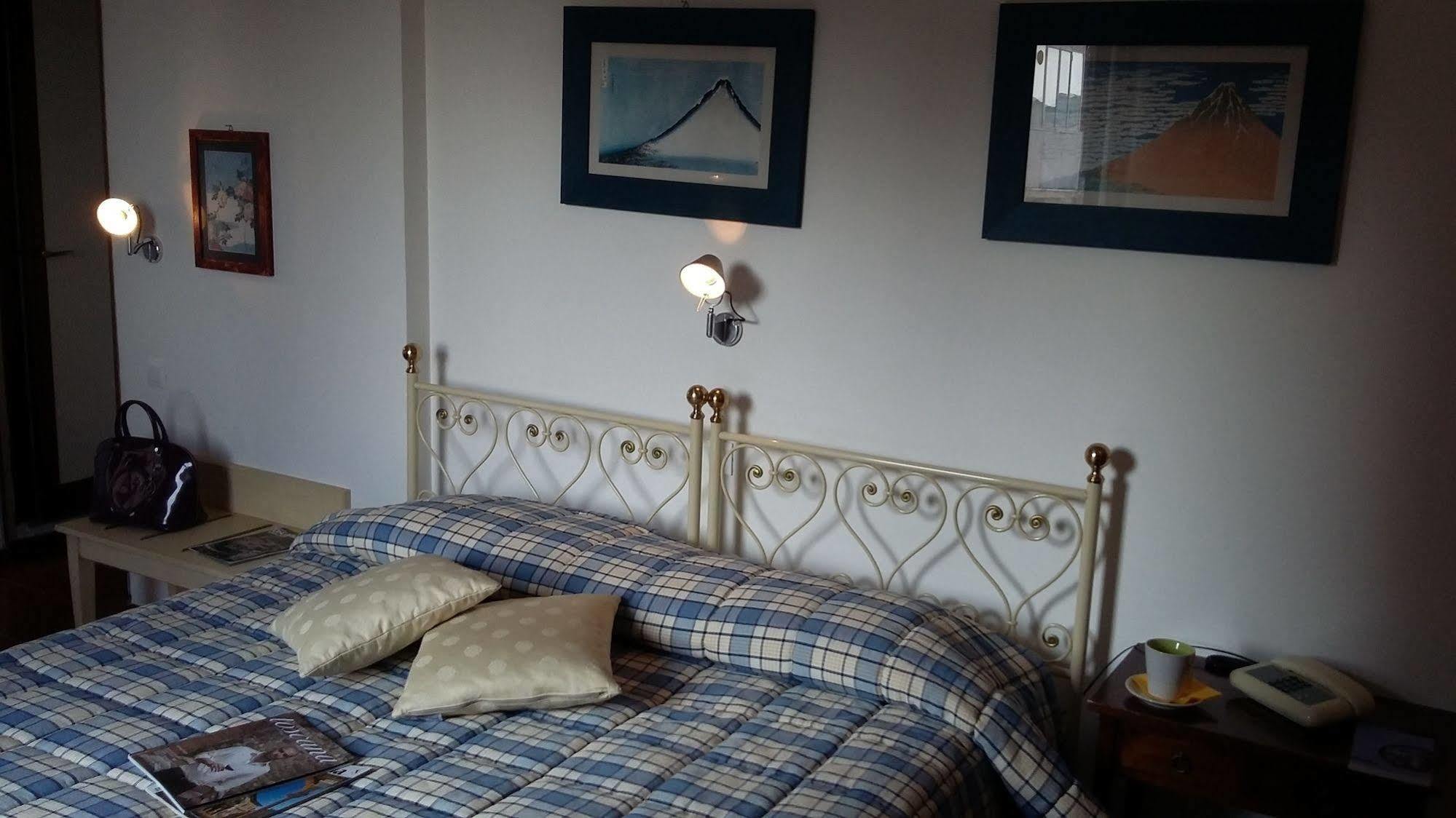 Hotel Porta Romana Di Luce Hotels Сиена Екстериор снимка