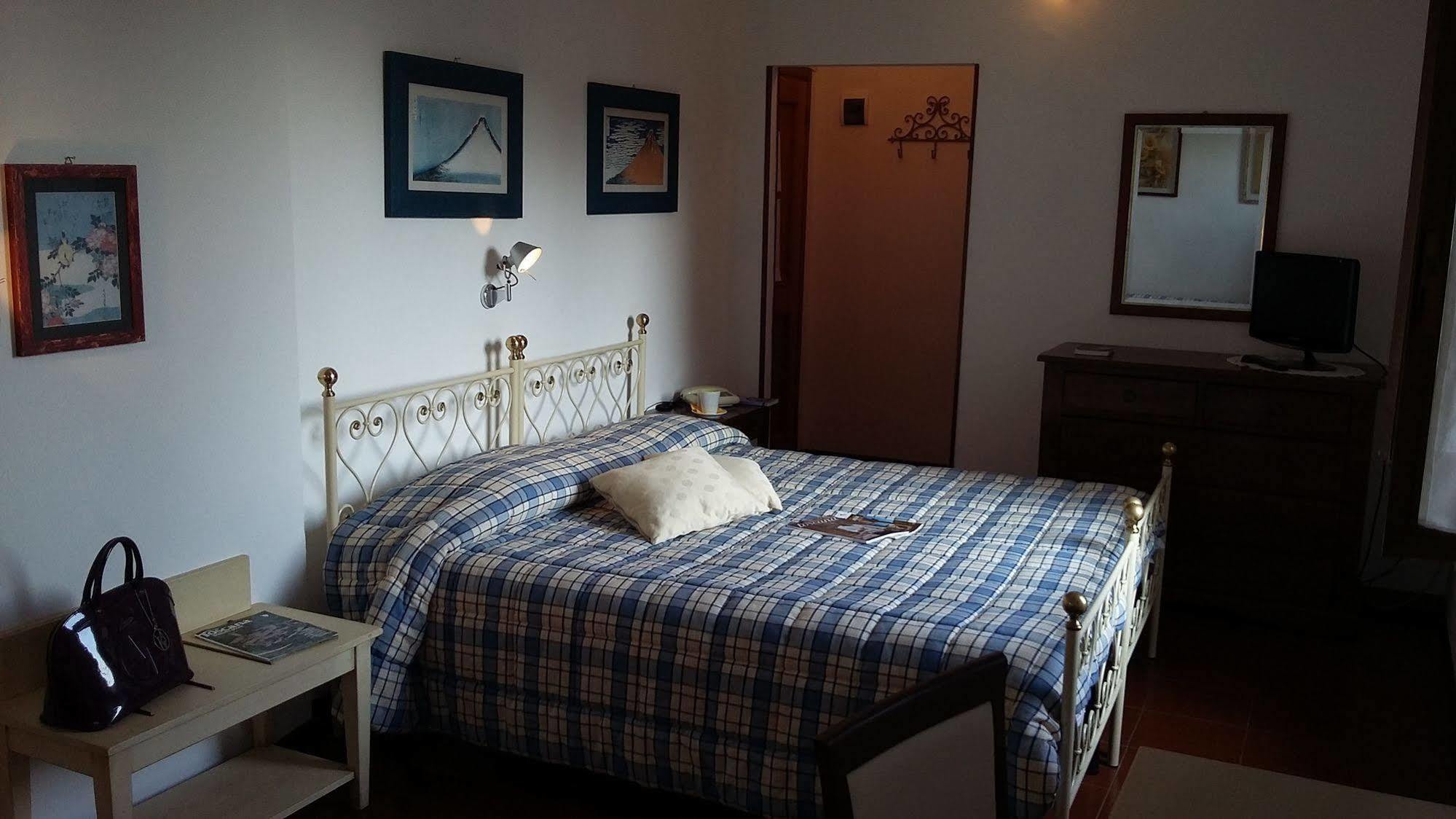 Hotel Porta Romana Di Luce Hotels Сиена Екстериор снимка