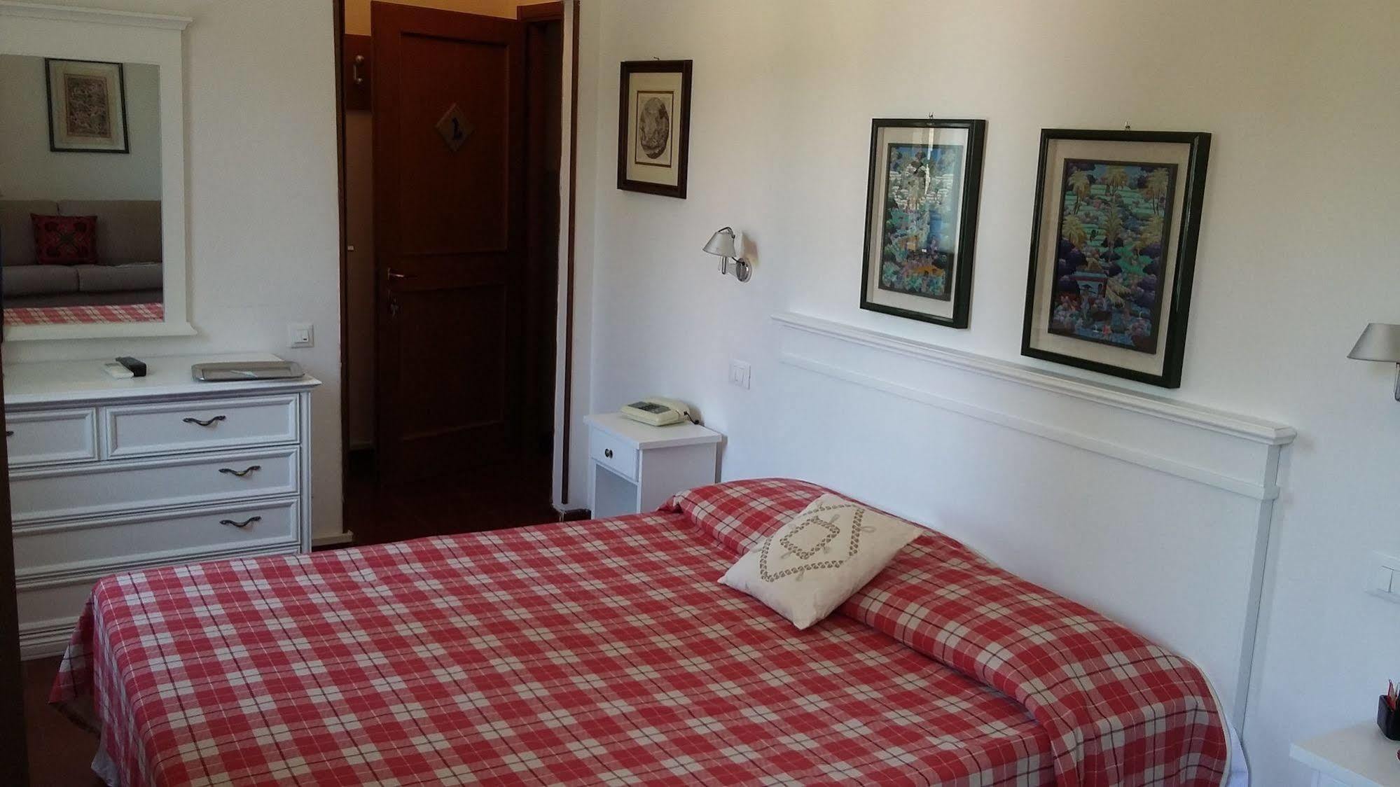 Hotel Porta Romana Di Luce Hotels Сиена Екстериор снимка