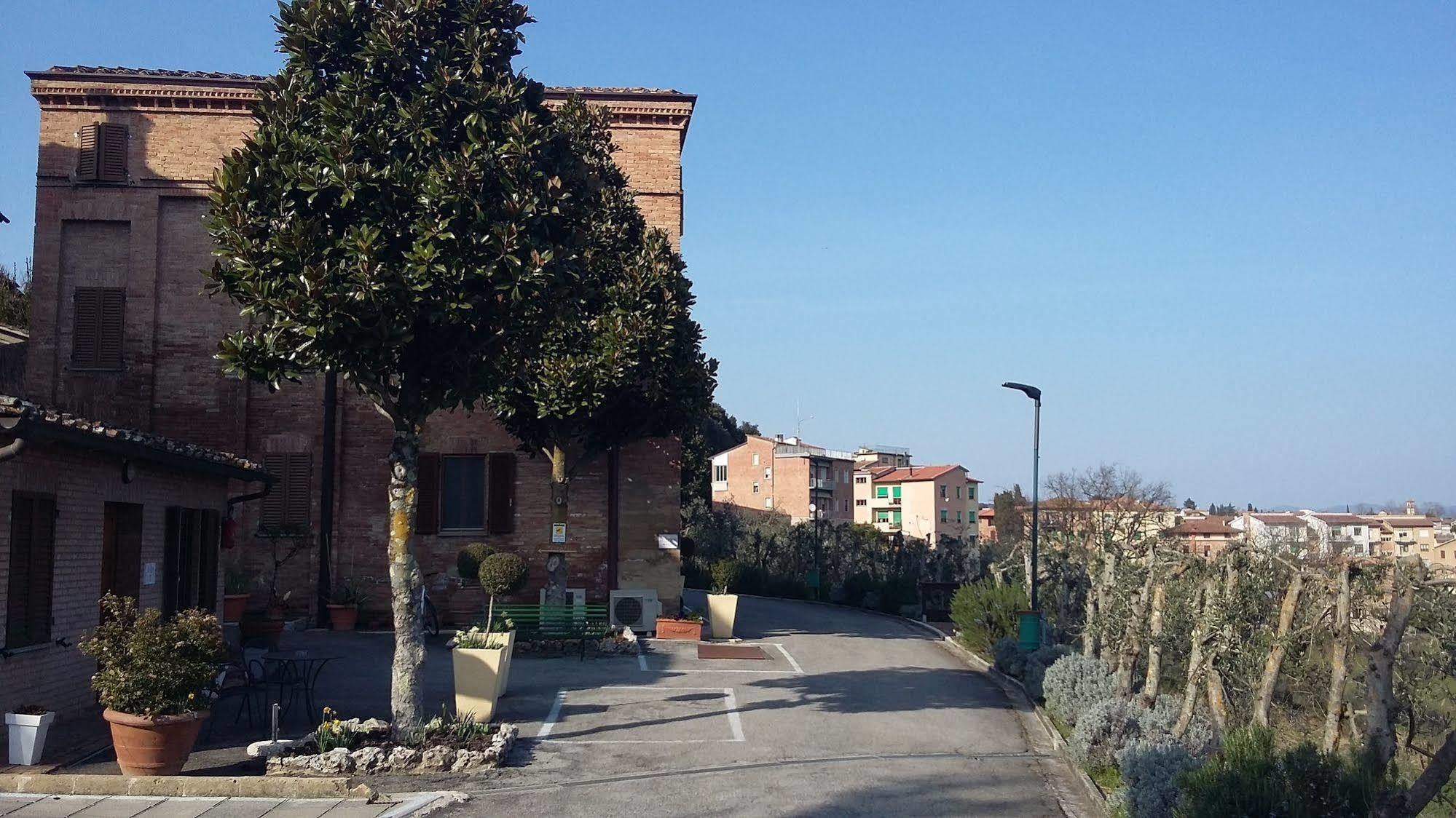 Hotel Porta Romana Di Luce Hotels Сиена Екстериор снимка