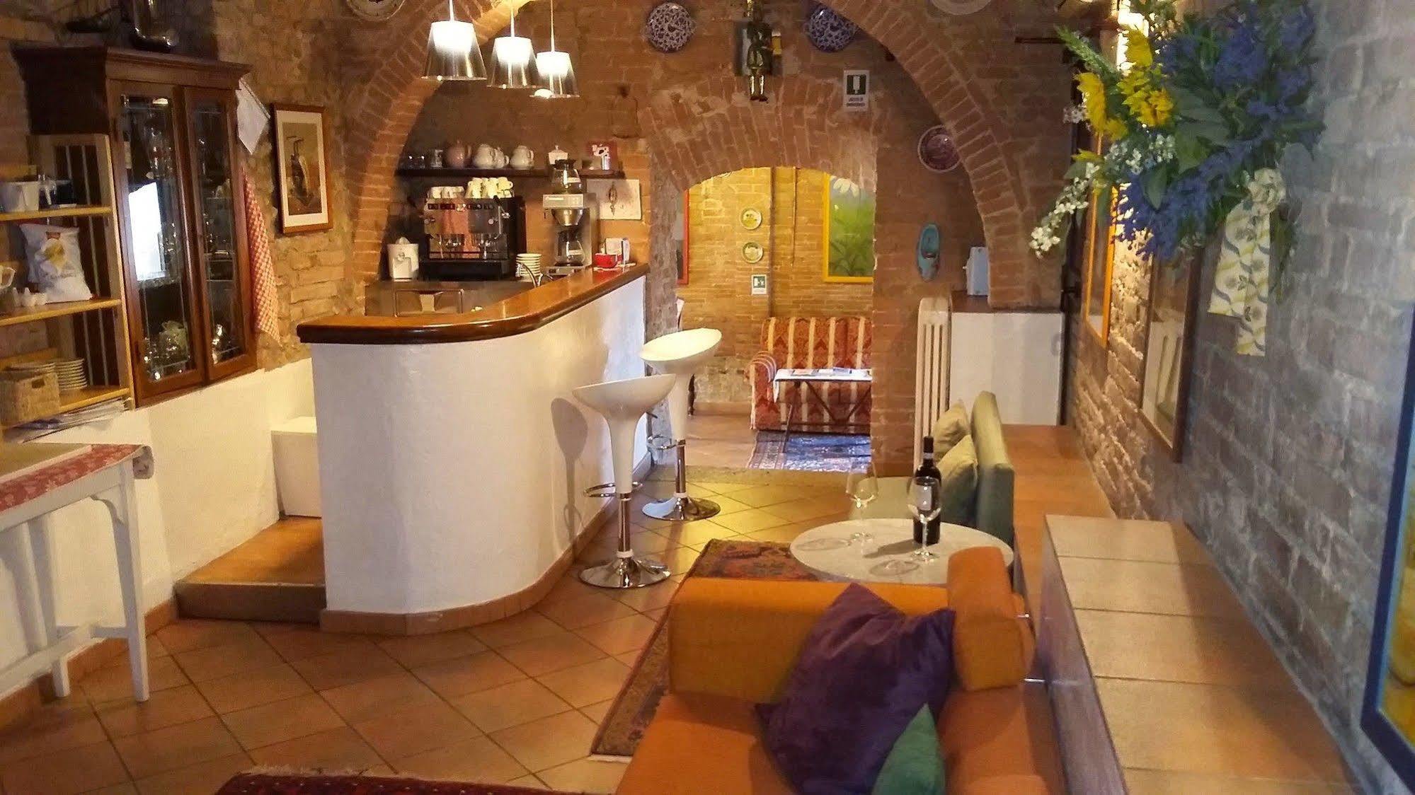 Hotel Porta Romana Di Luce Hotels Сиена Екстериор снимка